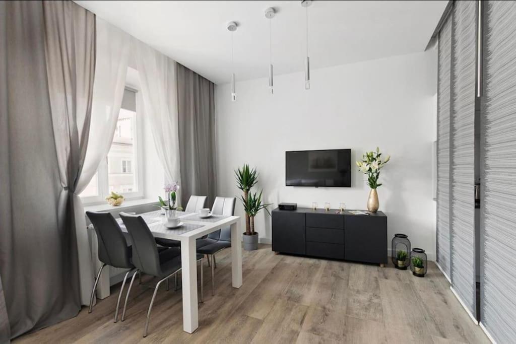 Nowy Swiat 60 - 170 M Do Metra - Prywatne Mieszkanie W Centrum Warszawy - Better Rental 바르샤바 외부 사진